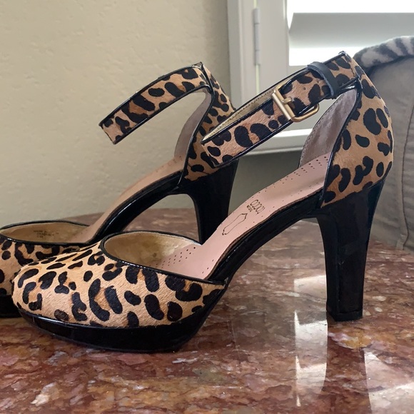 Adrienne Vittadini leather calf hair, leopard print, size 7, barely worn. - Picture 5 of 6